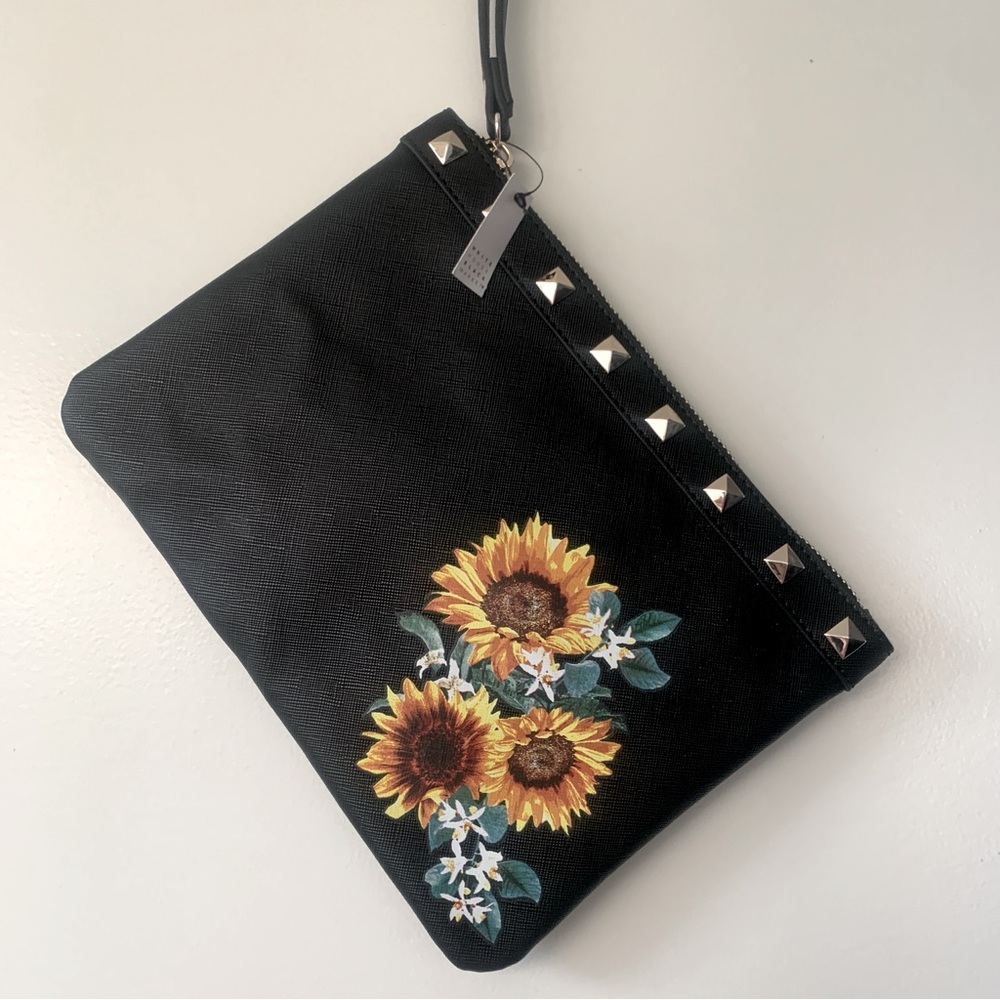 White House Black Market Large Wristlet With Dustbag NWT